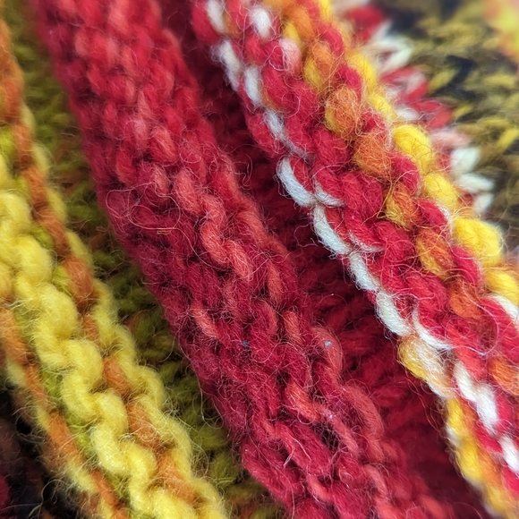 100% wool Nepalese hat with fleece lining - Picture 5 of 9